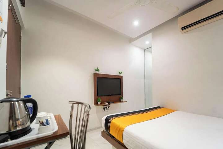Room 3 of 13