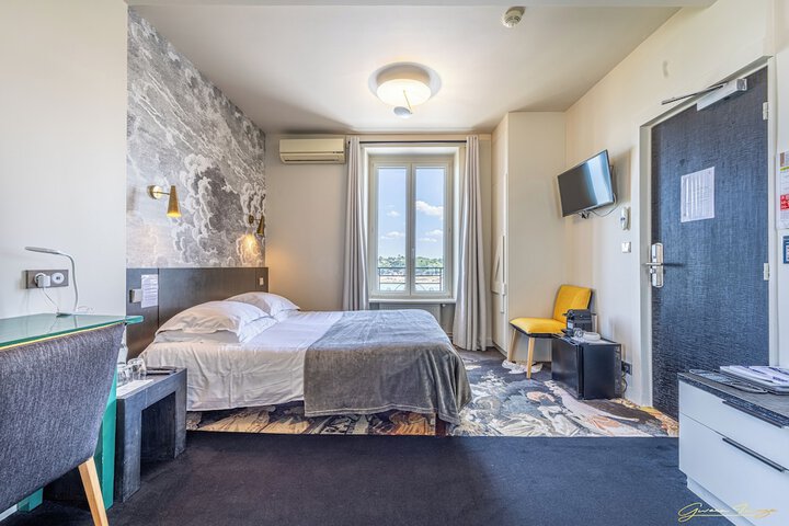 Room 47 of 117