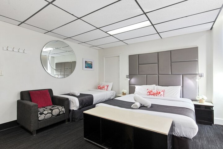 Room 9 of 35