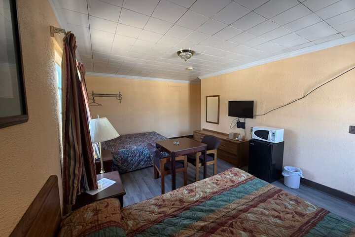 Room 19 of 39