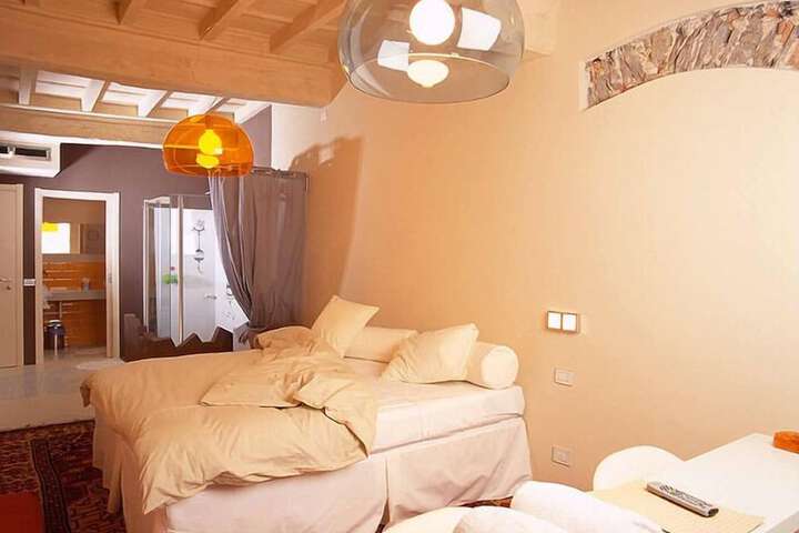 Room 7 of 72