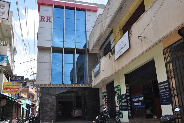 RR Hotel Cumbam
