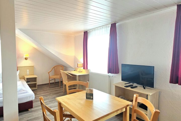 Room 48 of 96