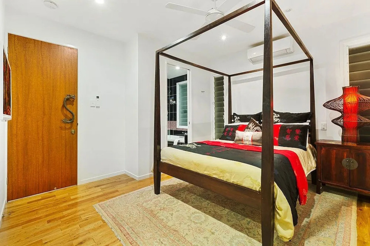 Room 3 of 11