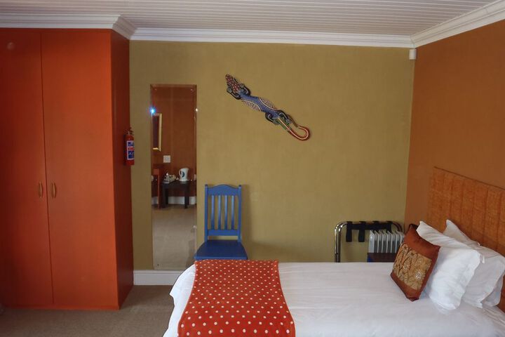 Room 17 of 48