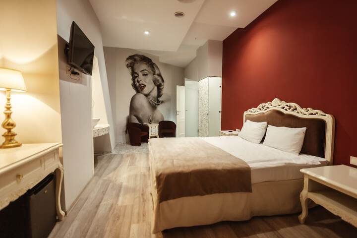 Room 11 of 47