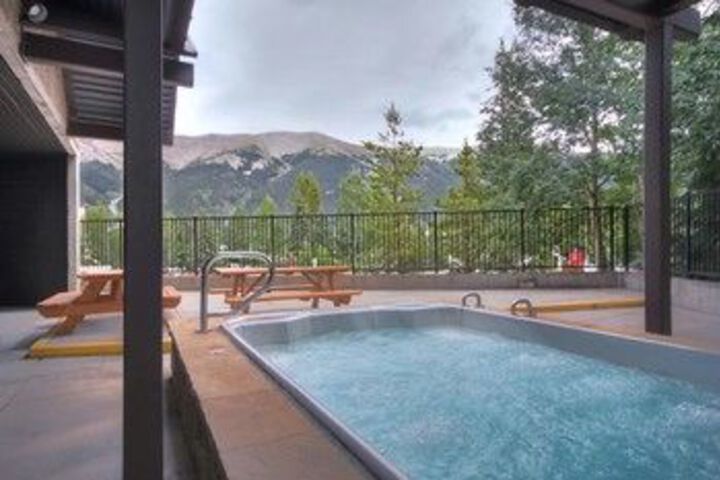 Pool 18 of 21