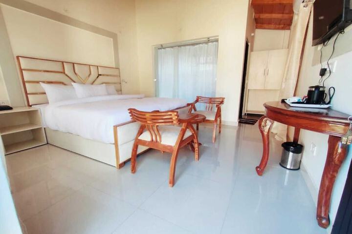 Room 2 of 18