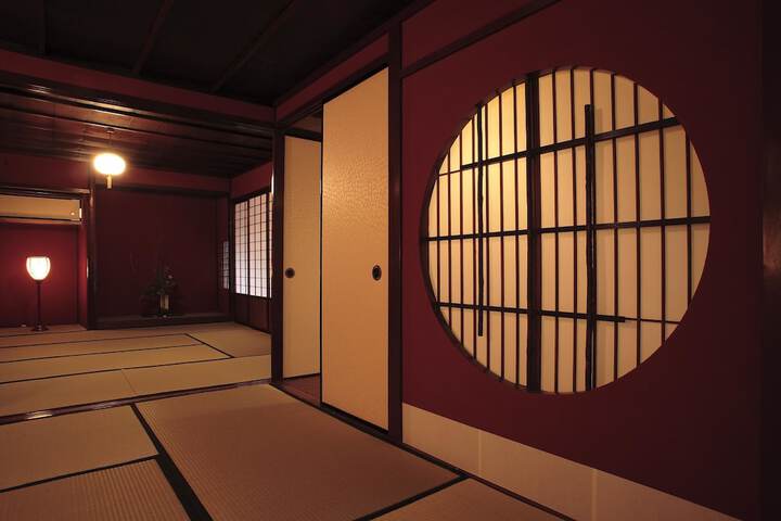 Room 10 of 26