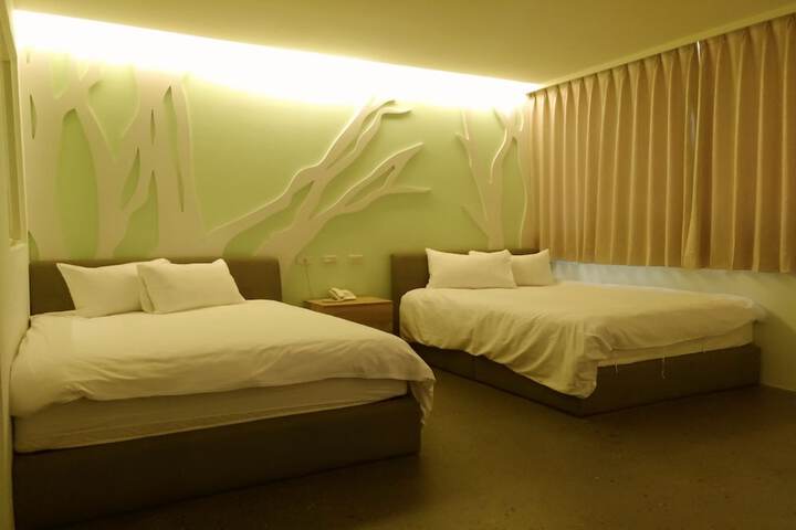 Room 13 of 118