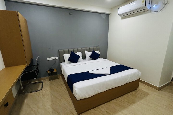 Room 13 of 31