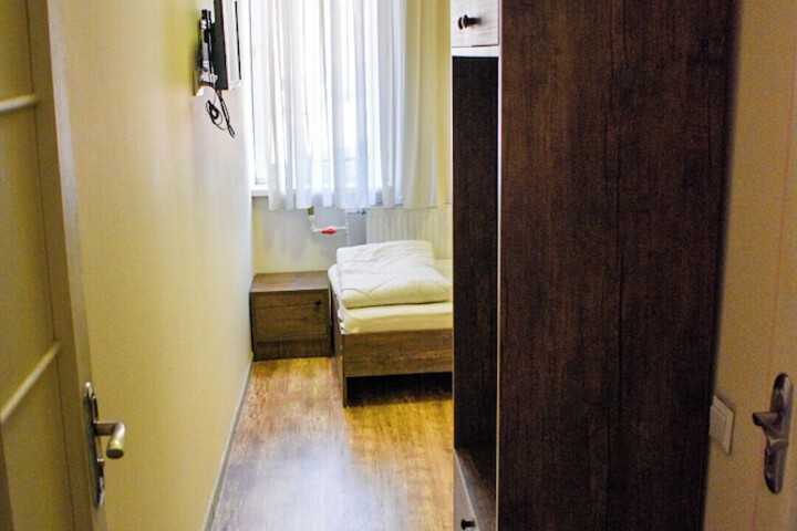 Room 32 of 56