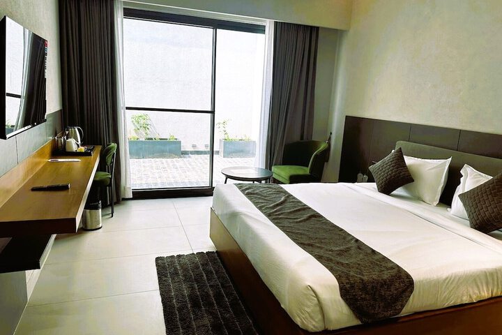 Room 13 of 27