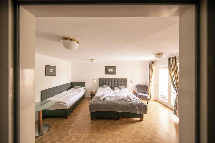 Room 27 of 67