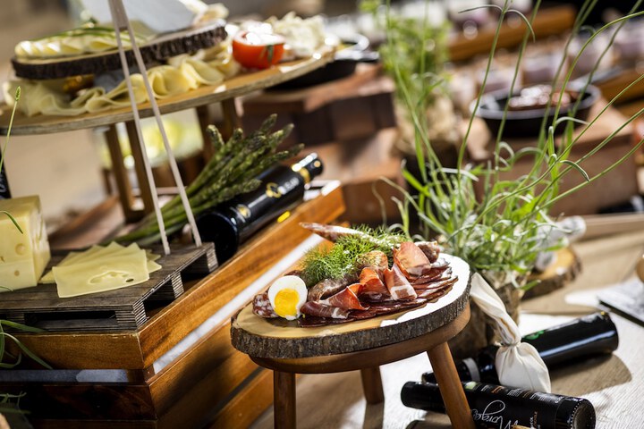 Dining 61 of 78