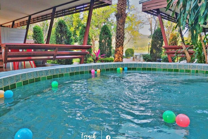 Pool 4 of 13