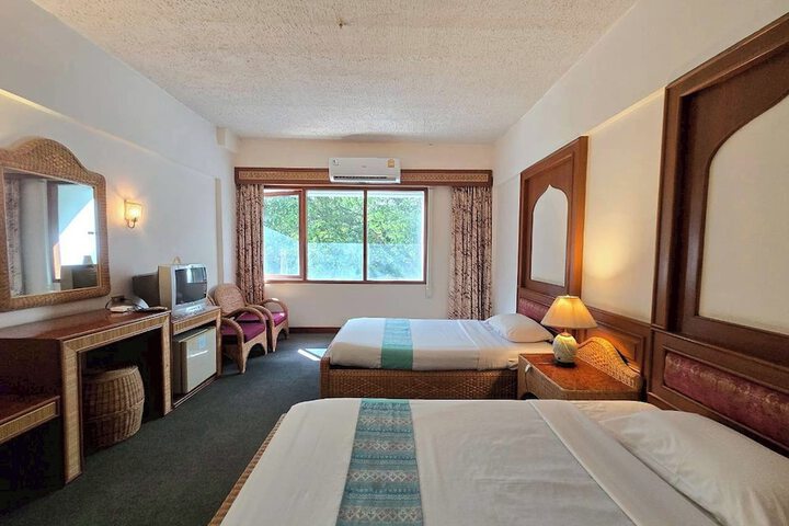 Room 27 of 65