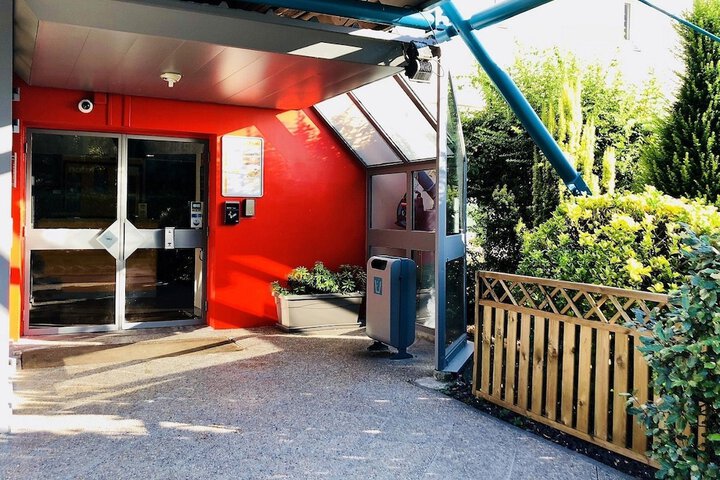 Entrance & Lobby