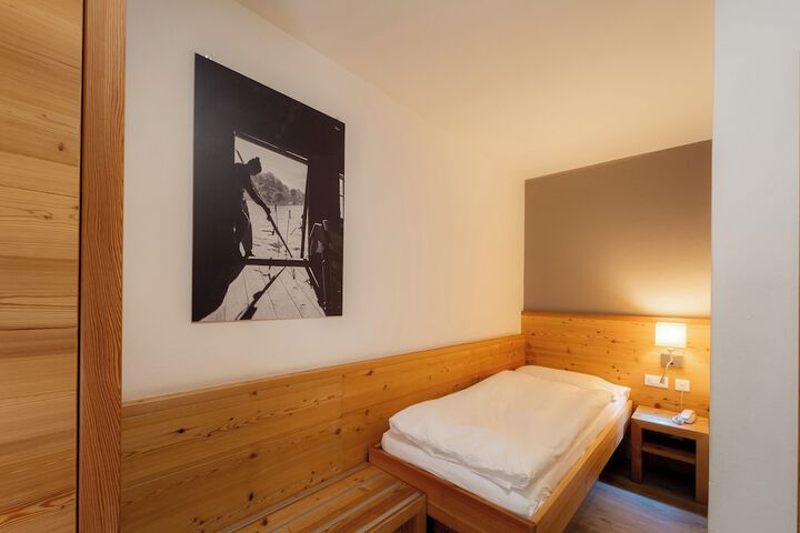 Room 11 of 39