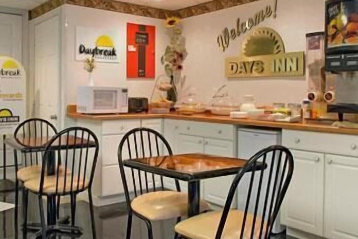 Breakfast/Coffee Service 17 of 21