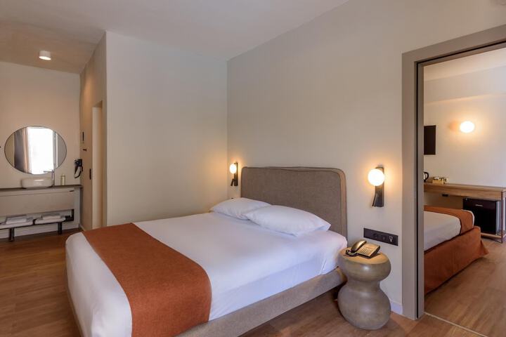 Room 28 of 123