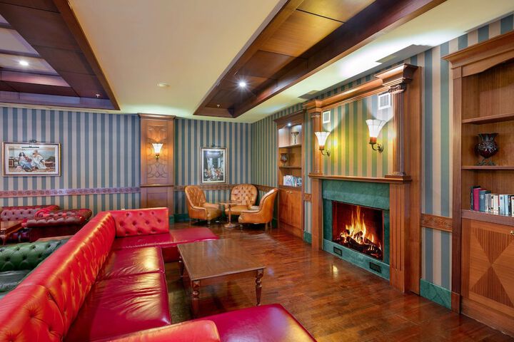 Guest Lobby