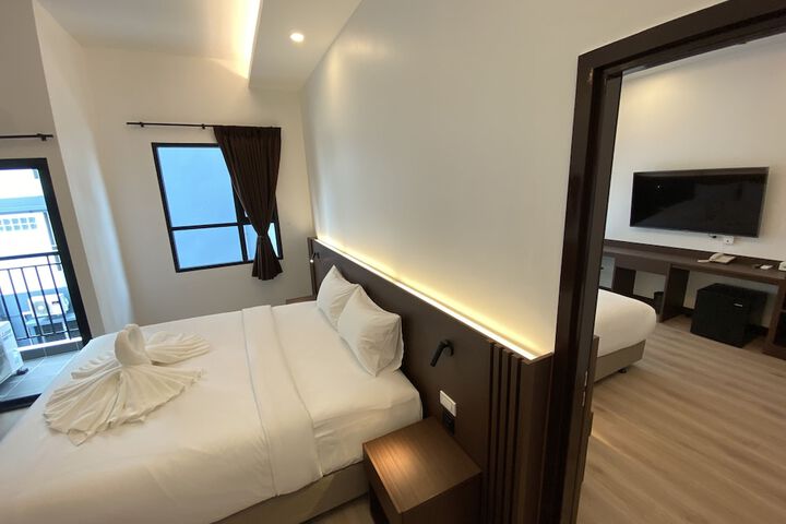 Room 4 of 41