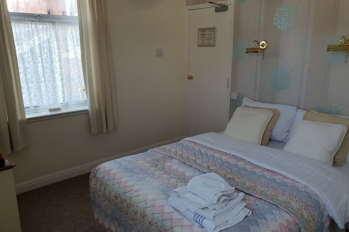 Room 9 of 15
