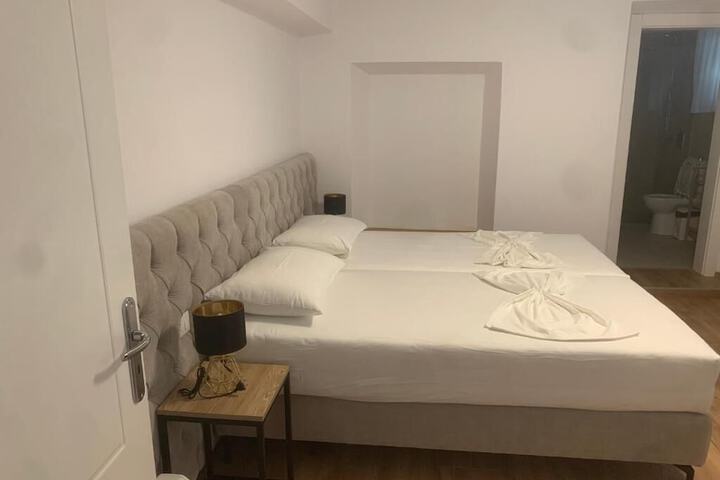 Room 20 of 37