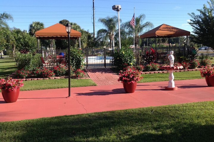 Property Grounds 21 of 38