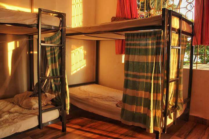 Room 8 of 30