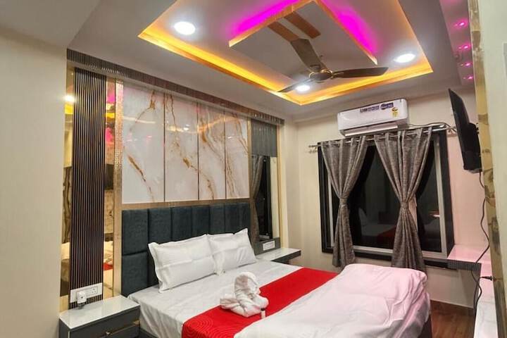 Room 5 of 13