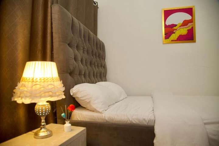 Room 12 of 41
