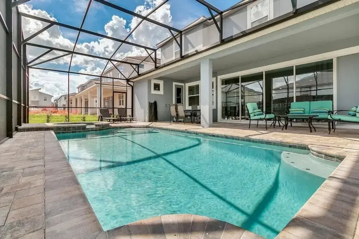 Pool 11 of 19
