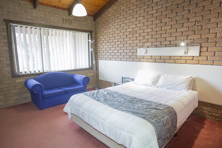 Room 6 of 70