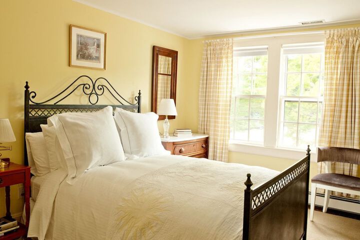 Room 2 of 35