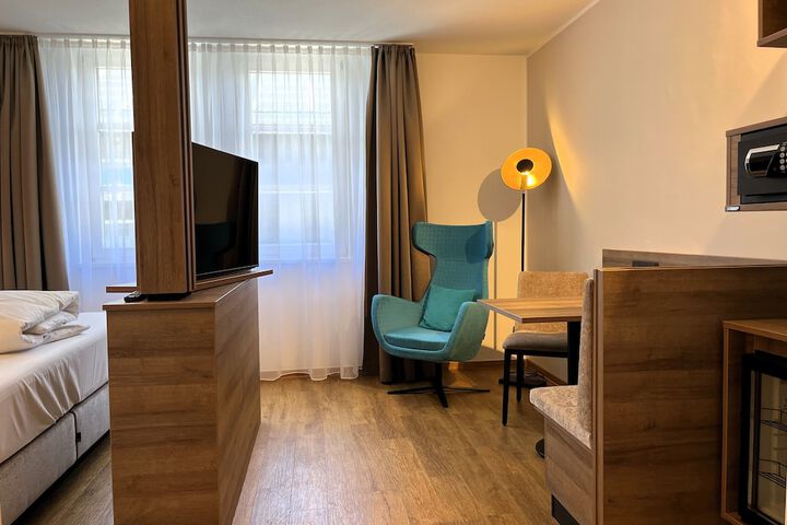 Room 13 of 54