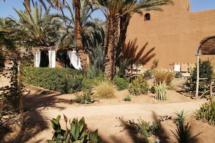 Hotel Exterior 2 of 6