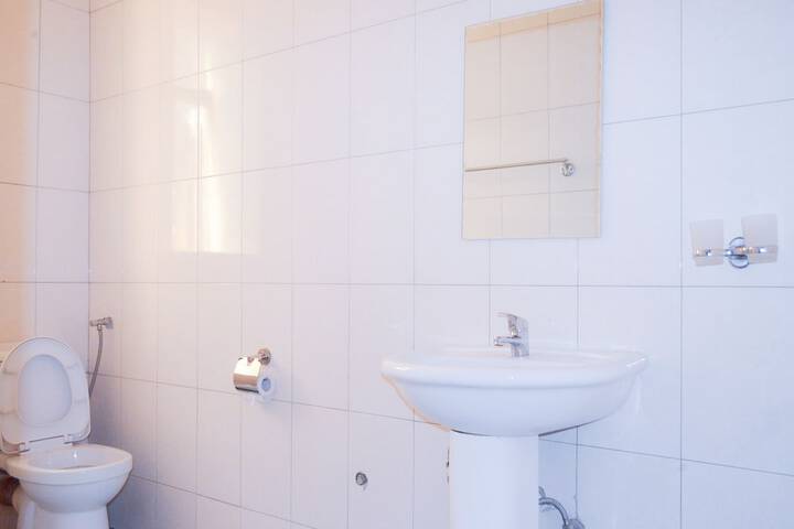 Room 12 of 19