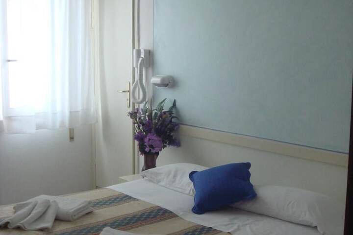 Room 14 of 47