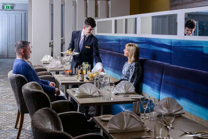 Dining 36 of 48