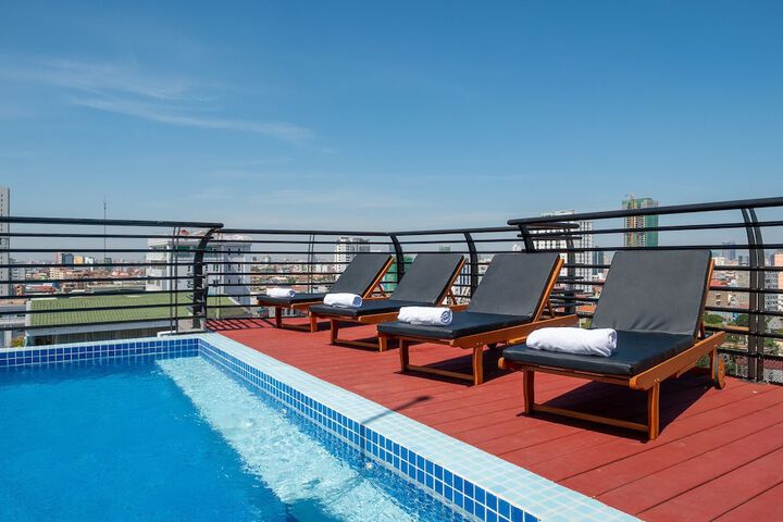 Sundeck 36 of 46