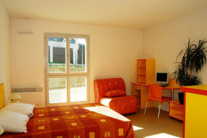 Room 4 of 13