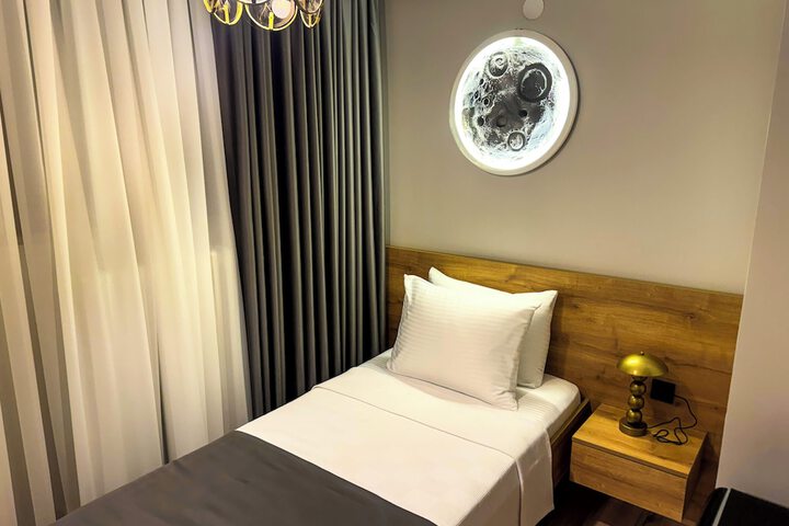 Room 4 of 21
