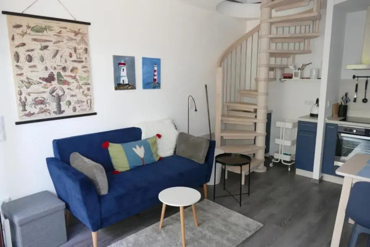 Room 9 of 14