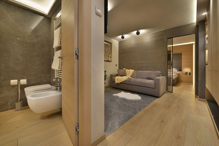 Room 105 of 211