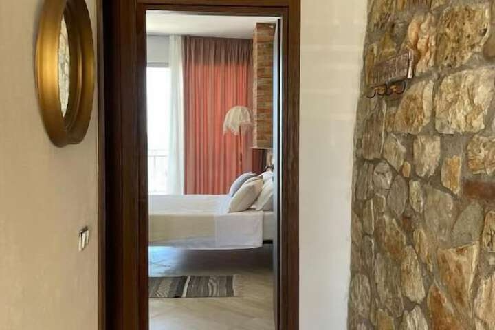 Room 17 of 60
