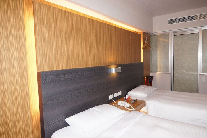 Room 19 of 36