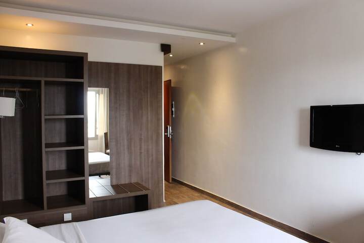 Room 17 of 43
