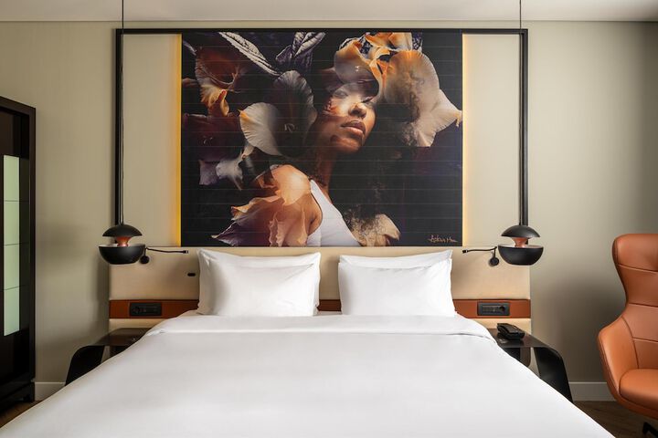 Room 38 of 214